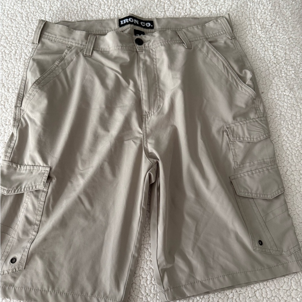 Iron Co. Clothing Men's Hybrid Cargo Shorts Khaki Tan 34 EM91
